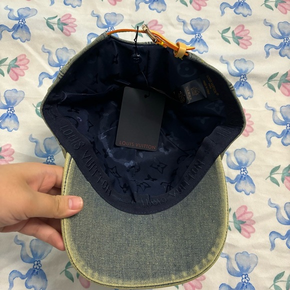 Louis Vuitton Denim Monogram Cap - Picture 4 of 5